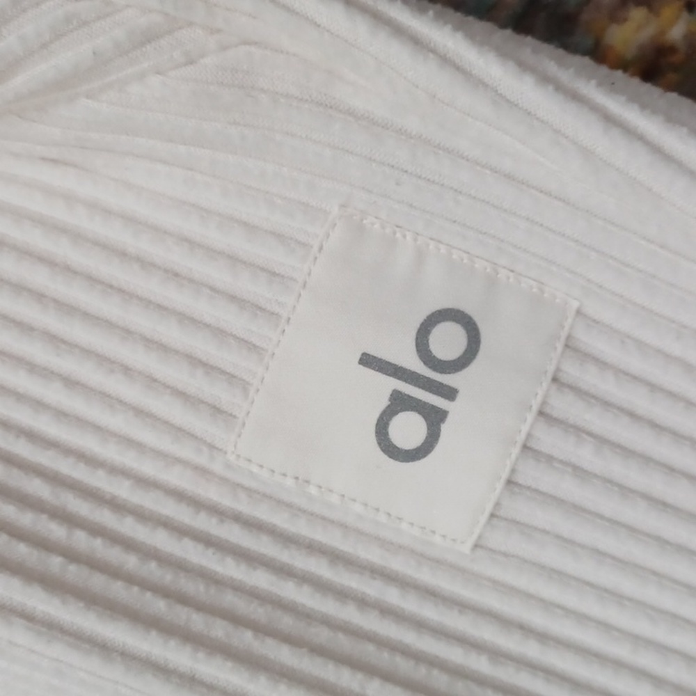 Alo Yoga Muse Sweatpant - Picture 3 of 6